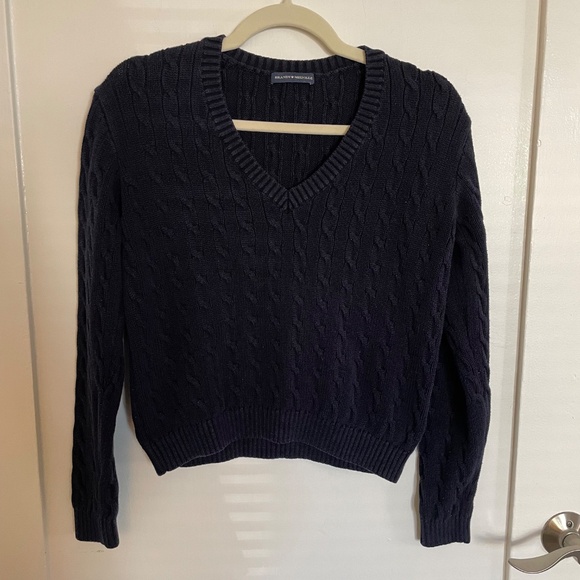Brandy Melville Olsen Sweater - Picture 2 of 5